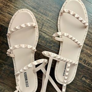 Never worn Steve Madden gladiator sandals